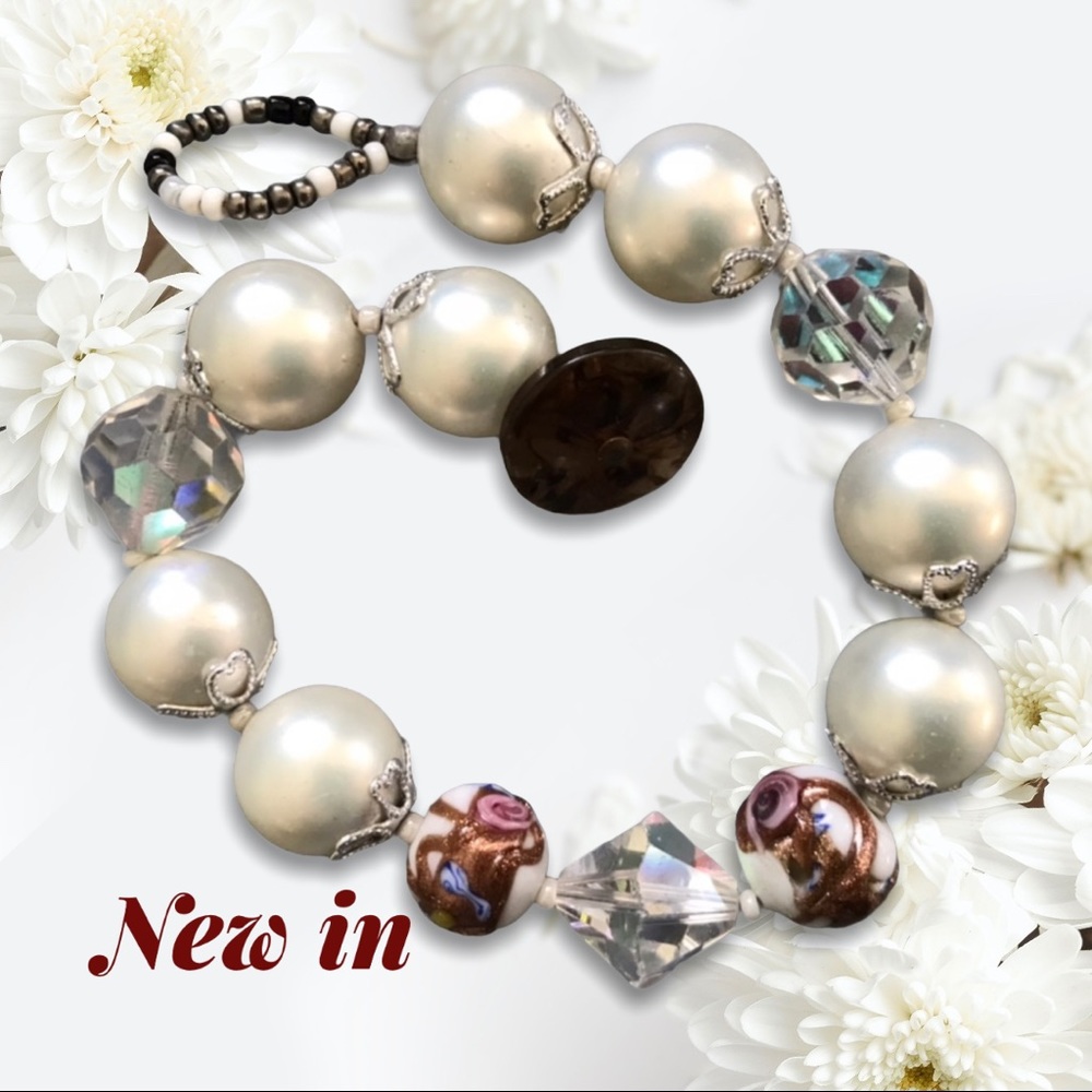 White Pearl Lamp-Work Crystal Bead Bracelet